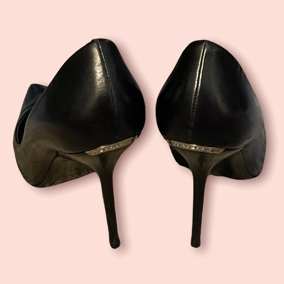 Burberry Black Pumps - Picture 3 of 10